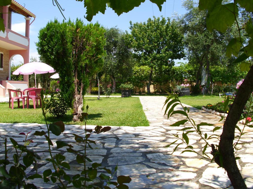 Olga'S Garden Apartments Almiros Beach Exterior photo