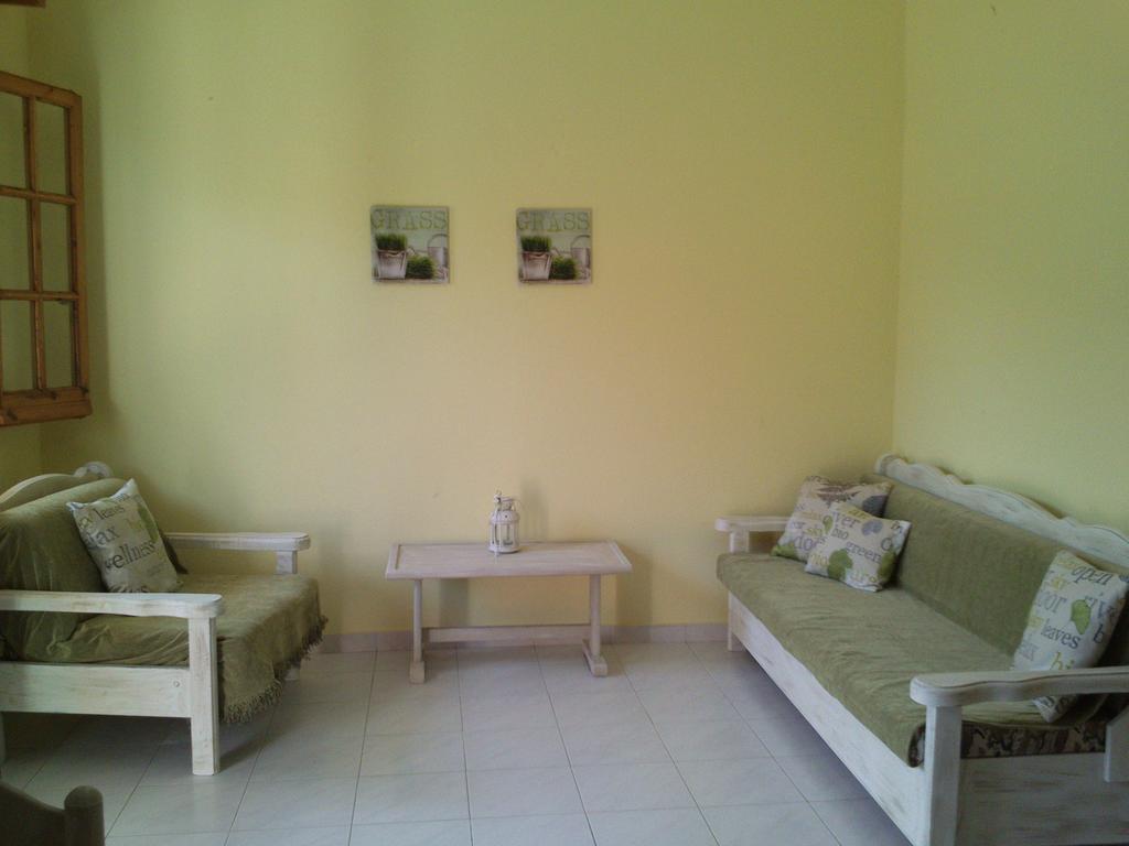 Olga'S Garden Apartments Almiros Beach Room photo