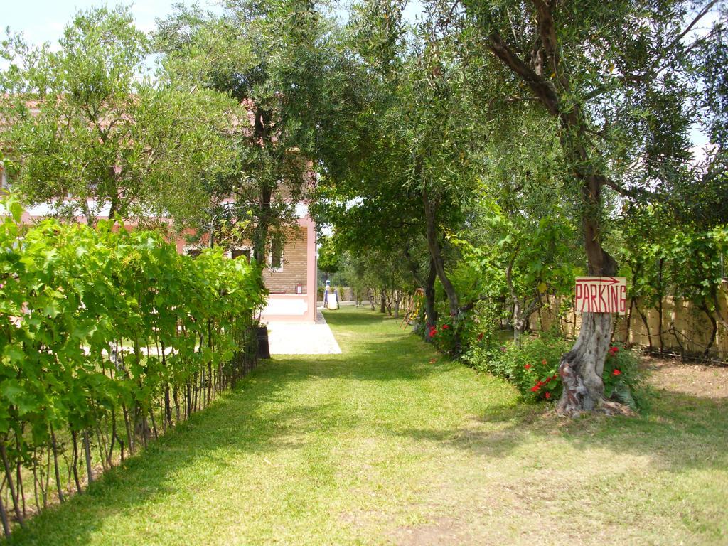 Olga'S Garden Apartments Almiros Beach Exterior photo